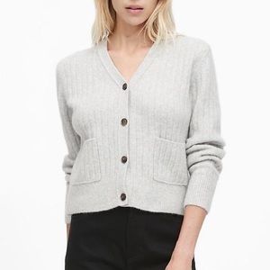 NEW! Banana Republic
Aire Cropped Cardigan Sweater